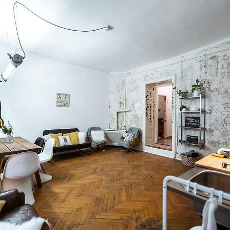 A Szoba Apartman Печ Екстериор снимка