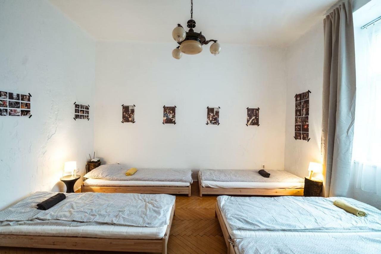 A Szoba Apartman Печ Екстериор снимка