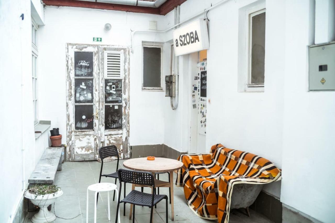 A Szoba Apartman Печ Екстериор снимка