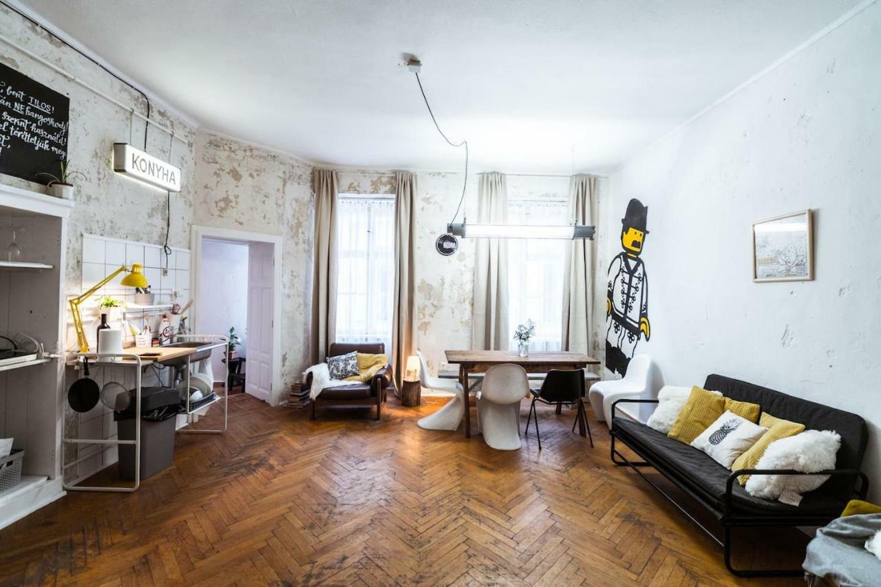 A Szoba Apartman Печ Екстериор снимка